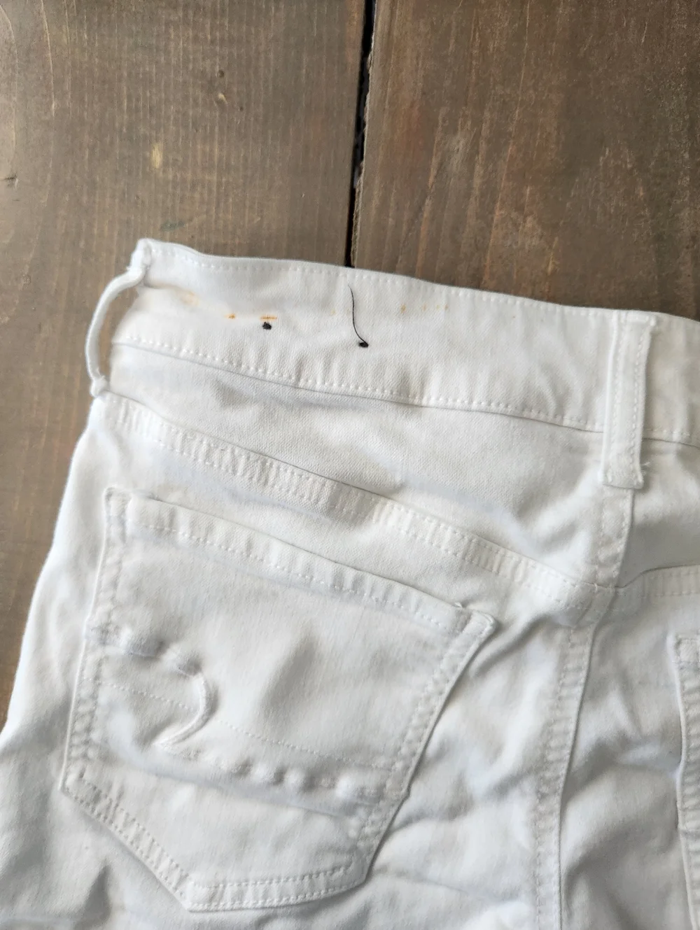 American Eagle Denim Mid Rise Shorts - Size 4 - Picture 5 of 9